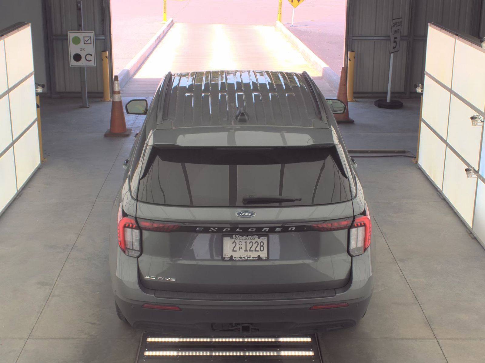 FORD EXPLORER - 7