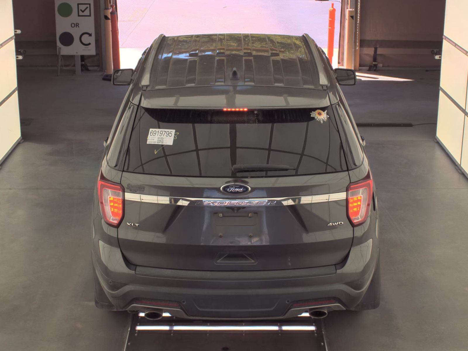 FORD EXPLORER - 7