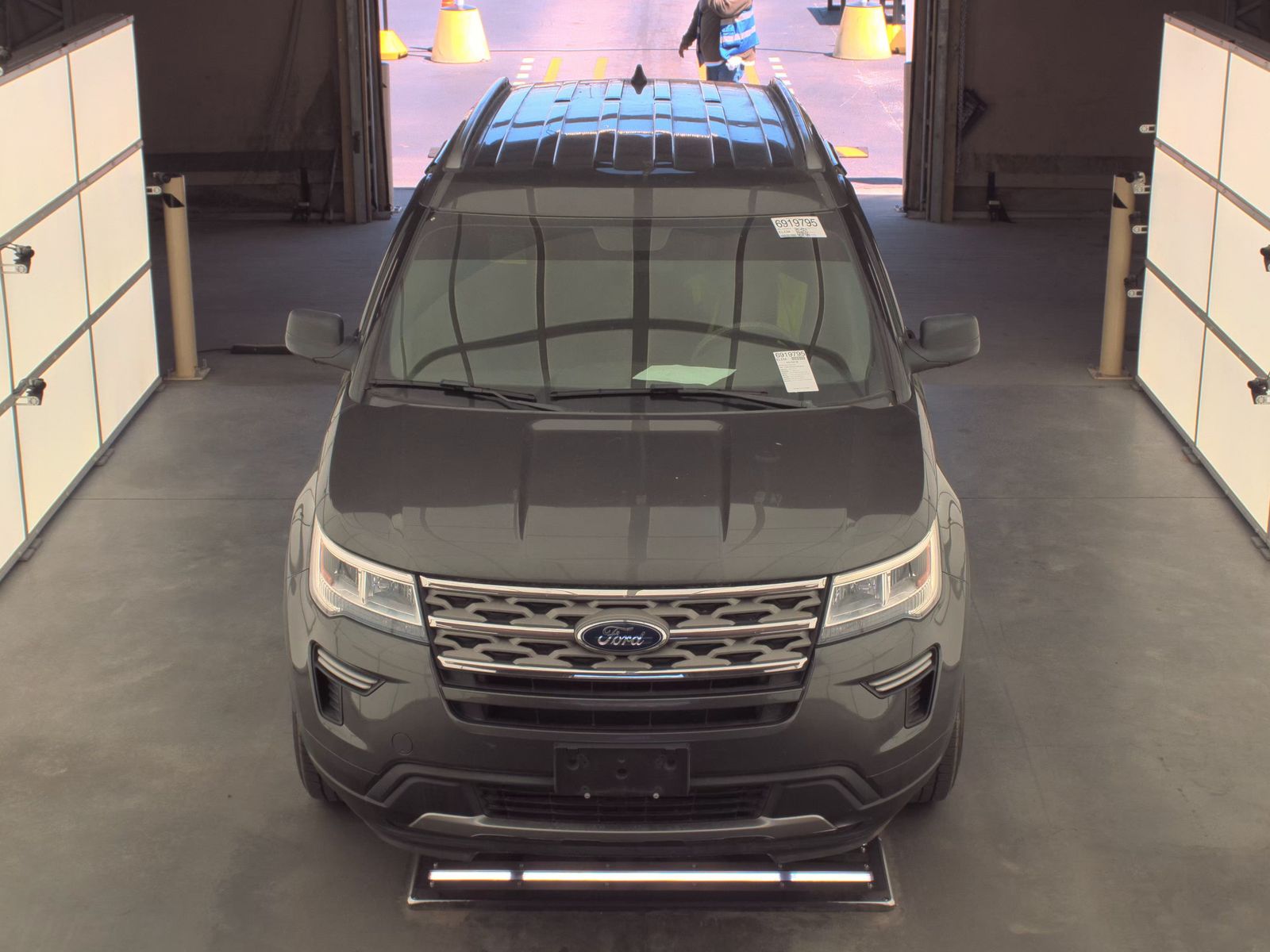 FORD EXPLORER - 3