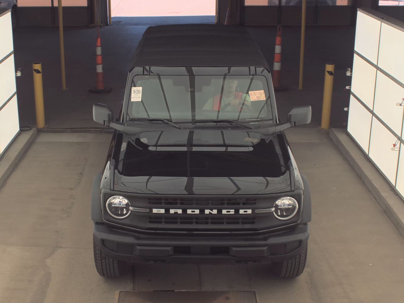 FORD BRONCO - 3