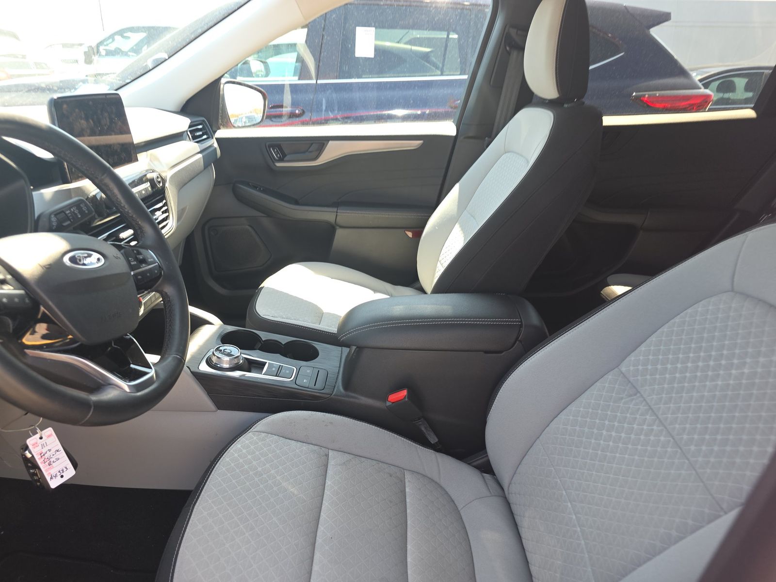 FORD ESCAPE - 8