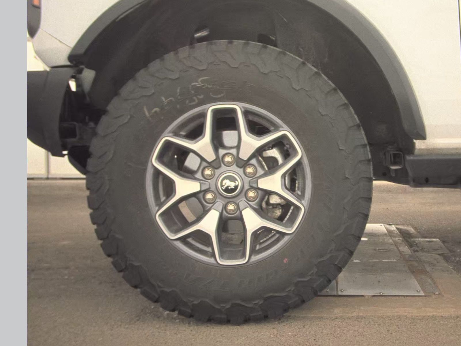 FORD BRONCO - 10