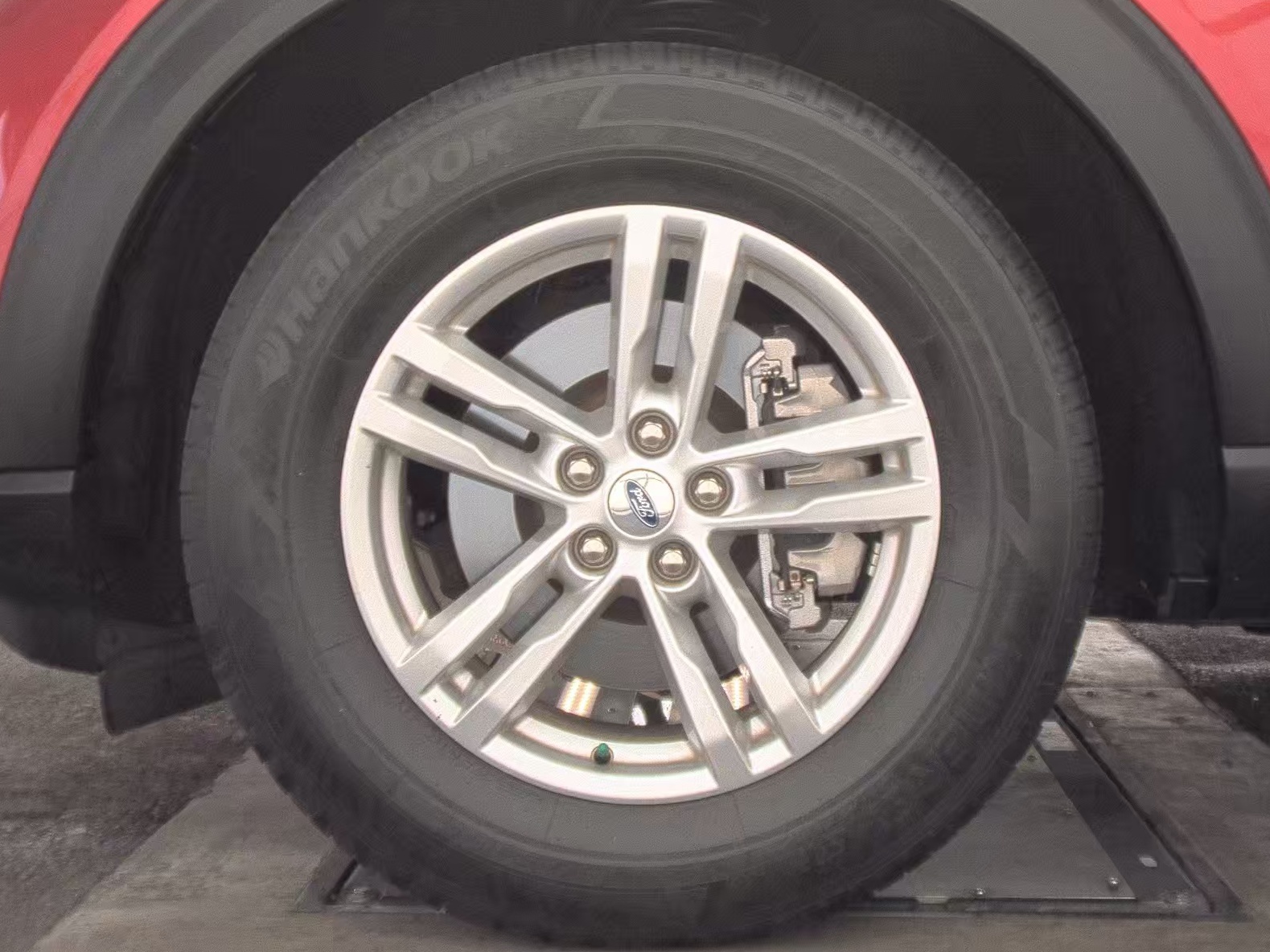 FORD EXPLORER - 10