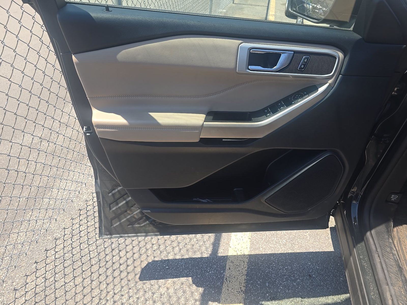 FORD EXPLORER - 10