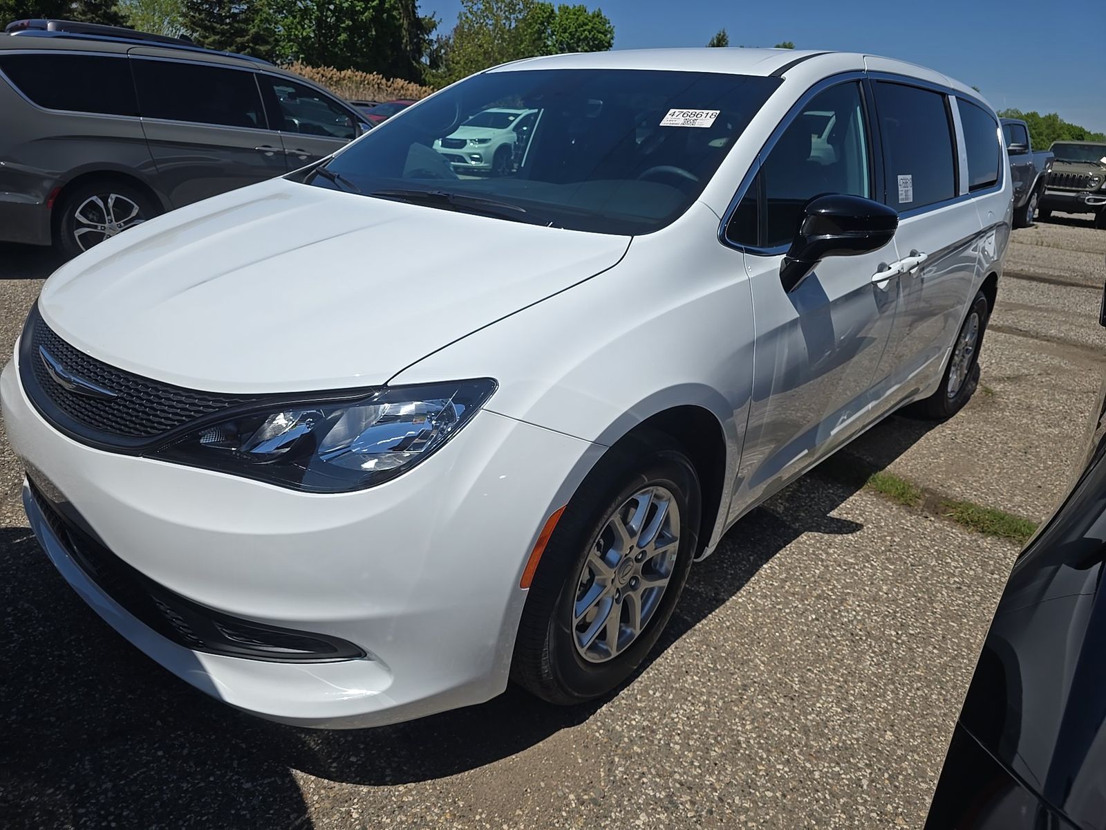 CHRYSLER VOYAGER - 1