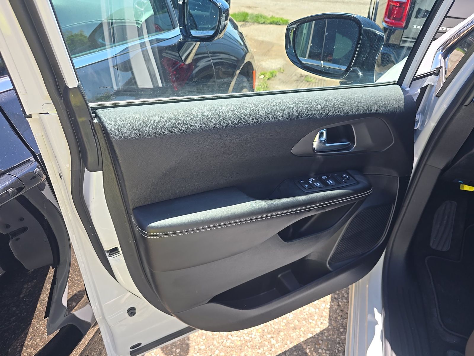 CHRYSLER VOYAGER - 10