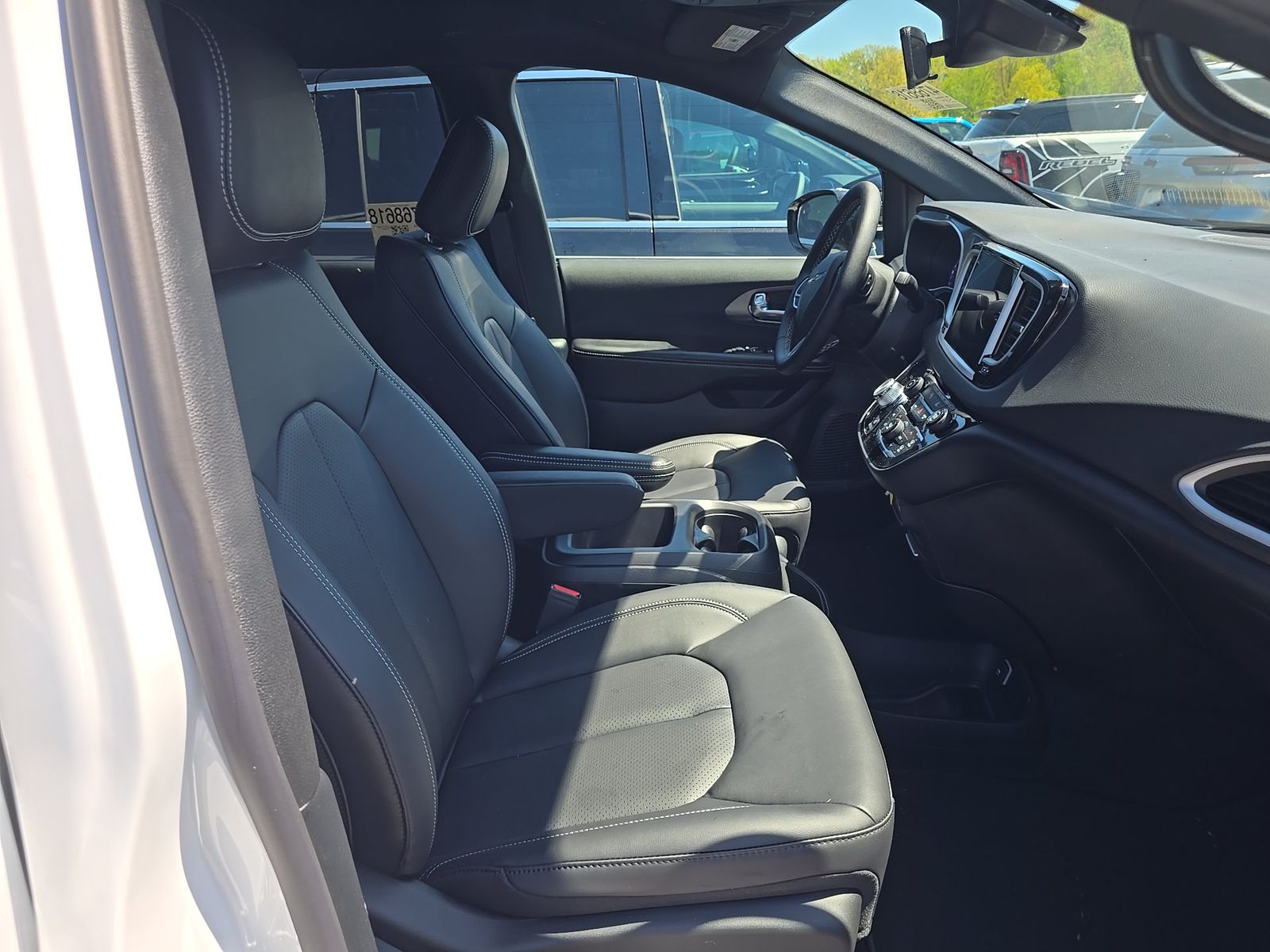 CHRYSLER VOYAGER - 9