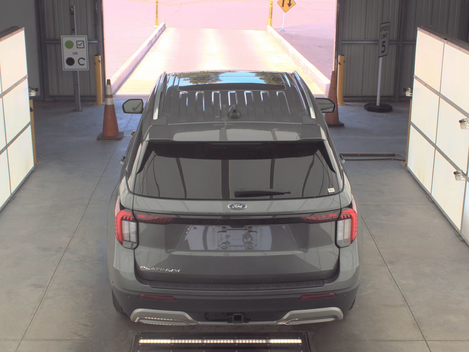 FORD EXPLORER - 7