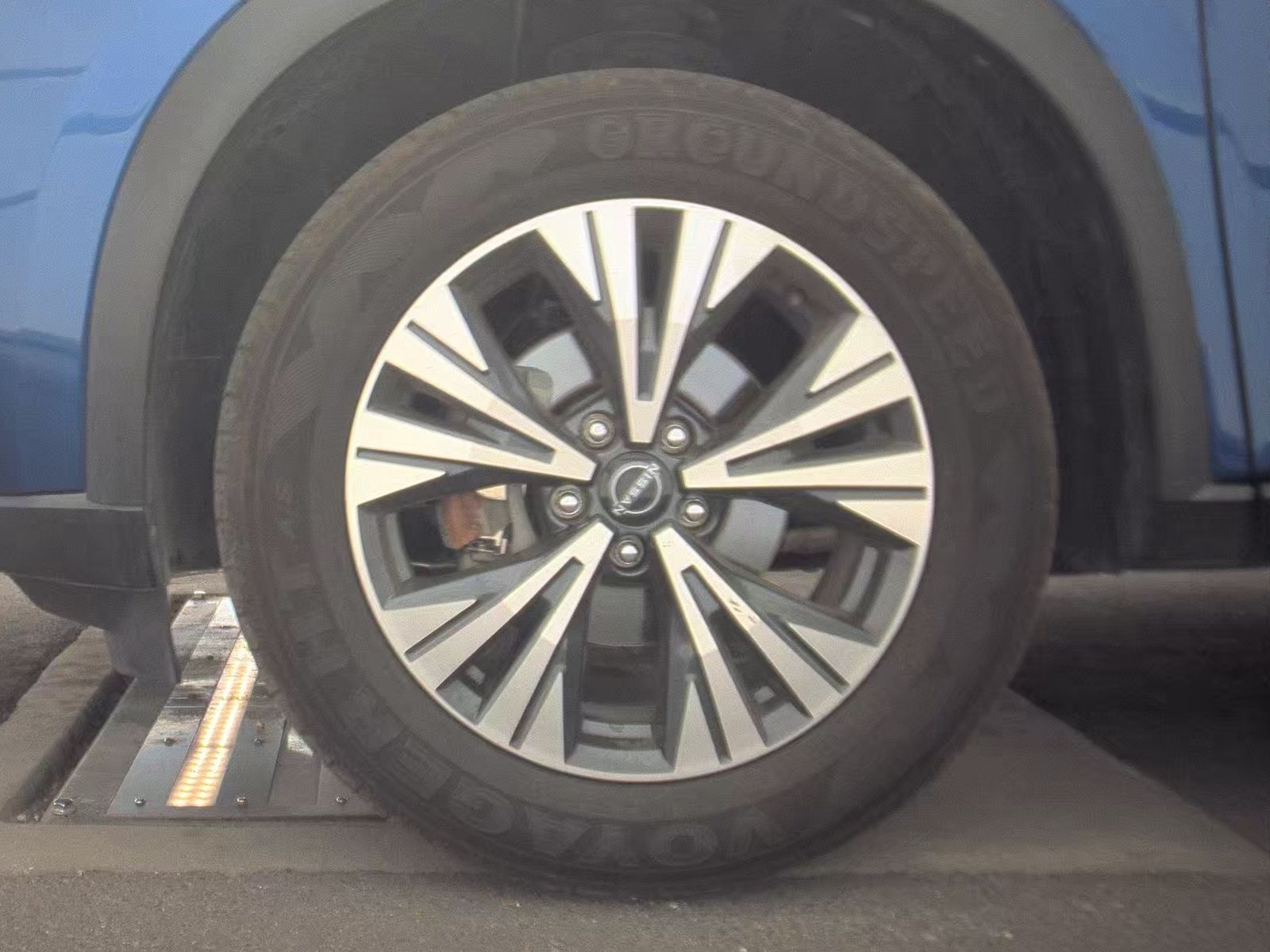2023 Nissan Rogue SV FWD