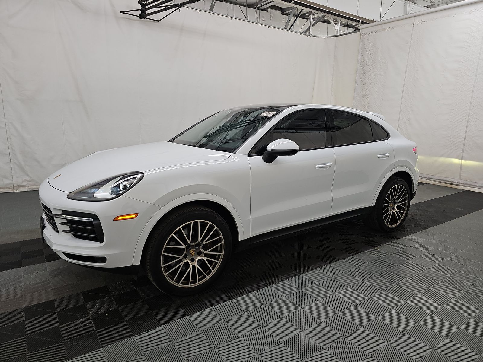 PORSCHE CAYENNE - 1