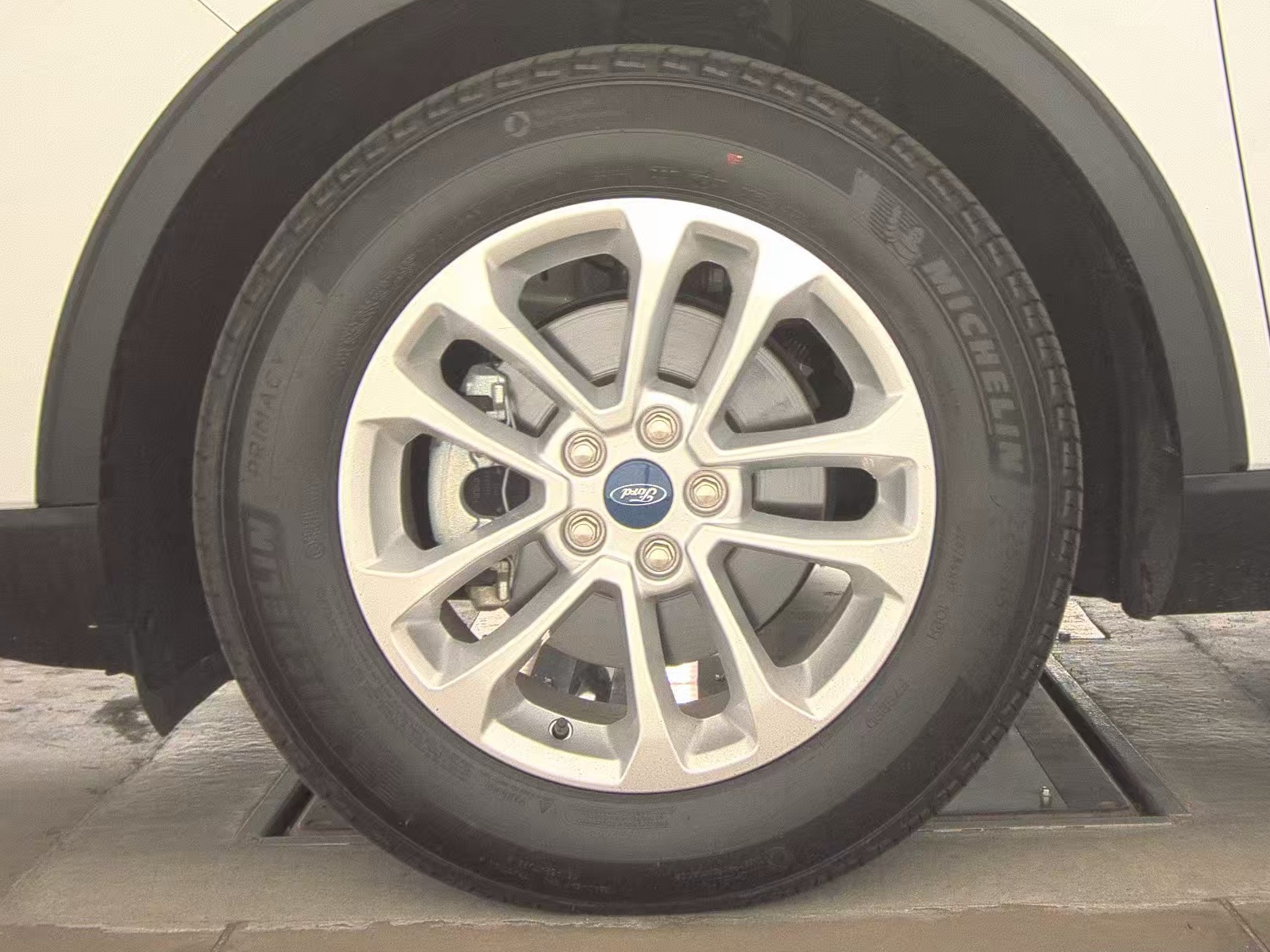 FORD ESCAPE - 10