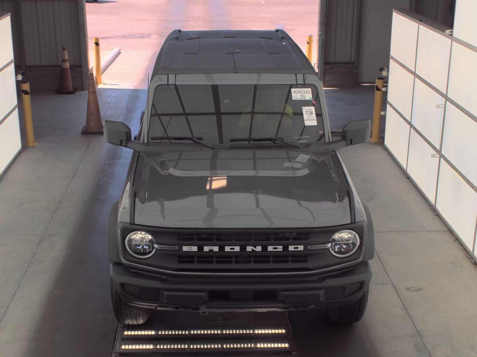 FORD BRONCO - 3