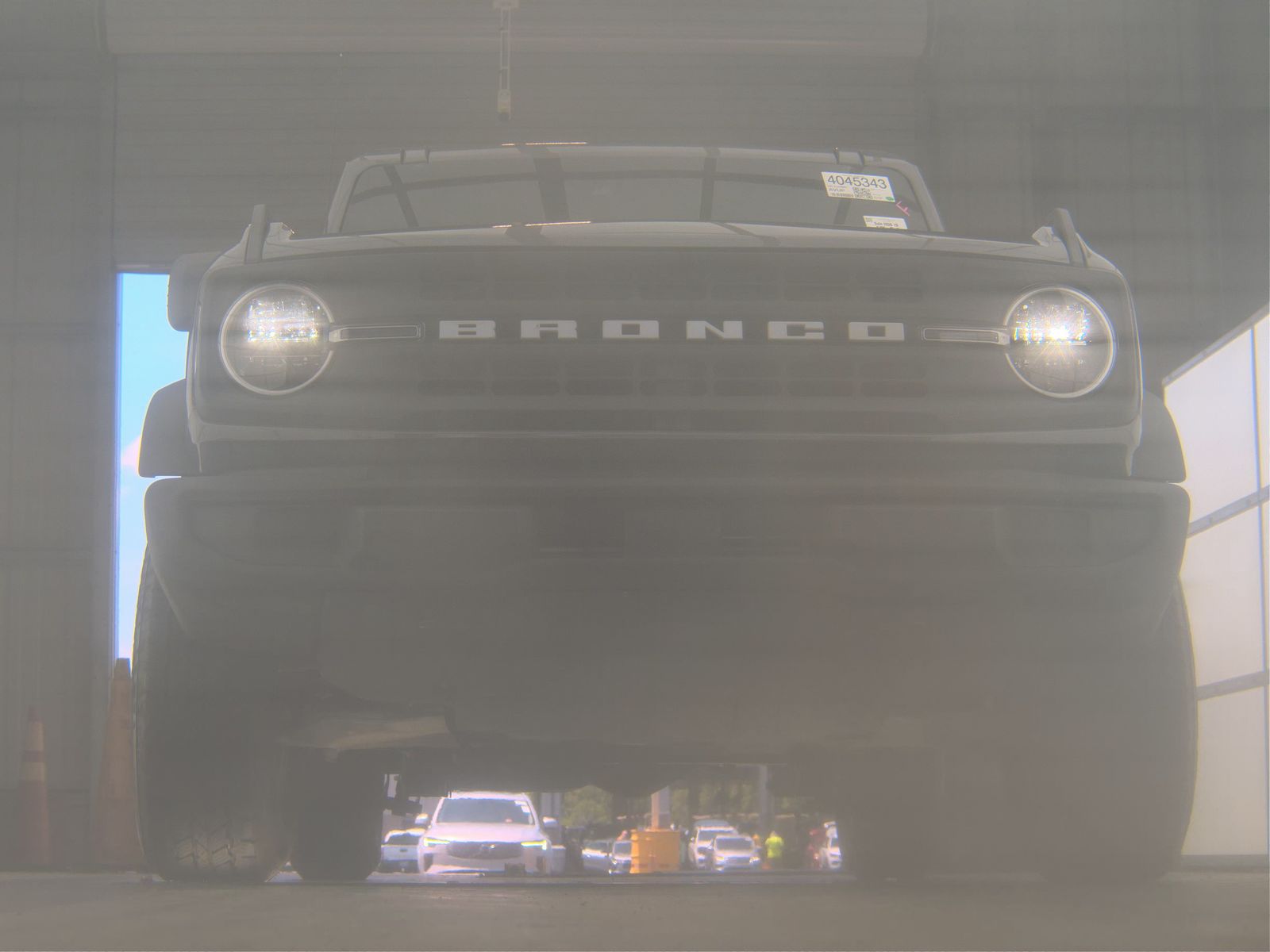 FORD BRONCO - 4