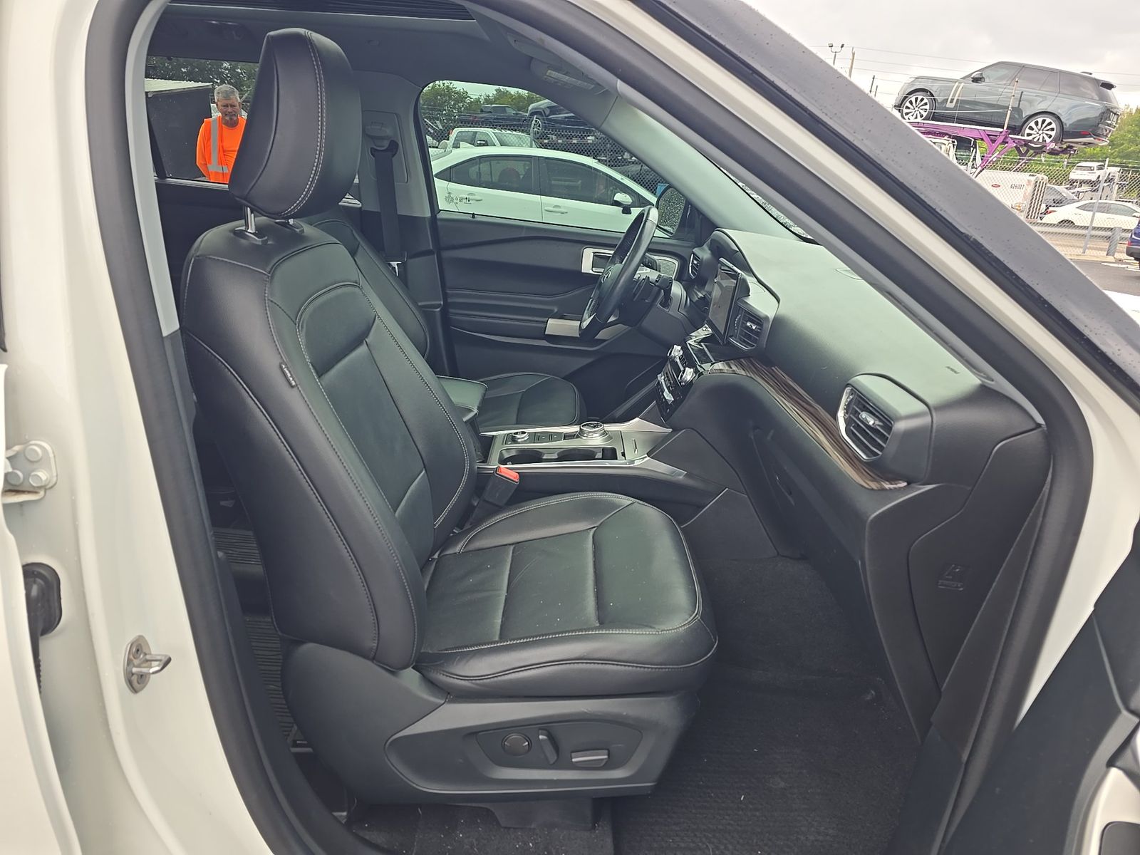 FORD EXPLORER - 9