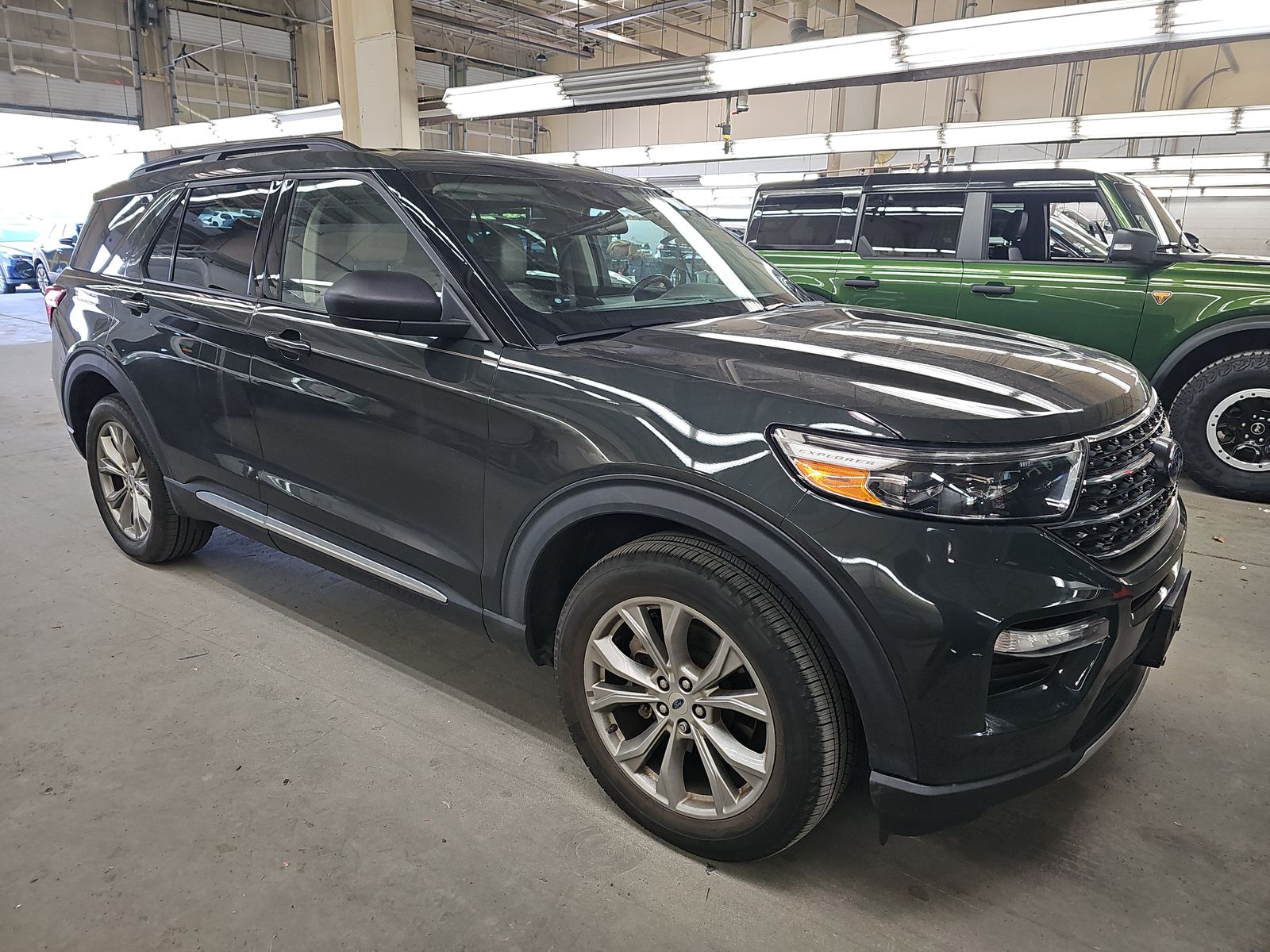 FORD EXPLORER - 4