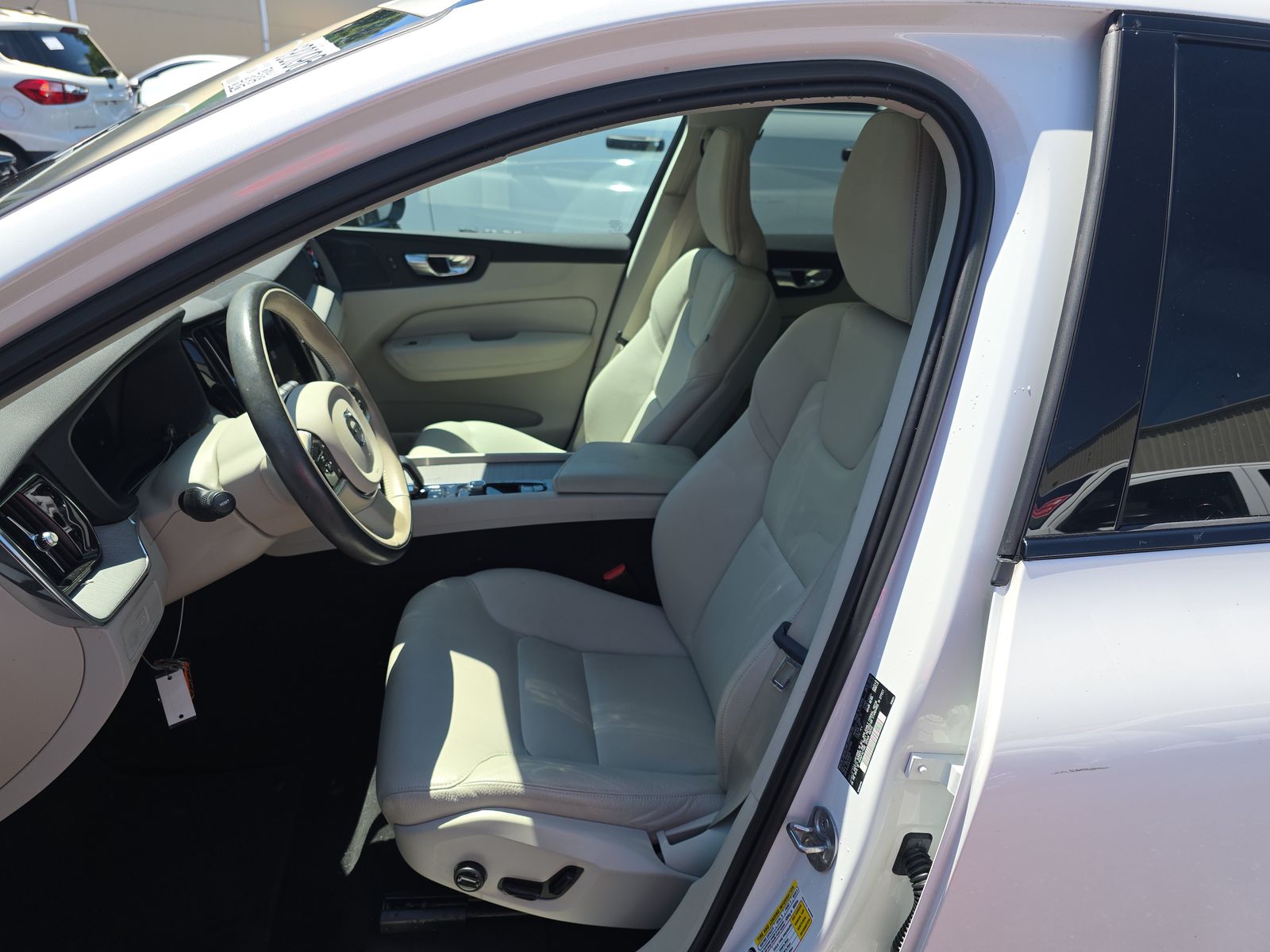 2023 Volvo XC60 B5 Plus AWD