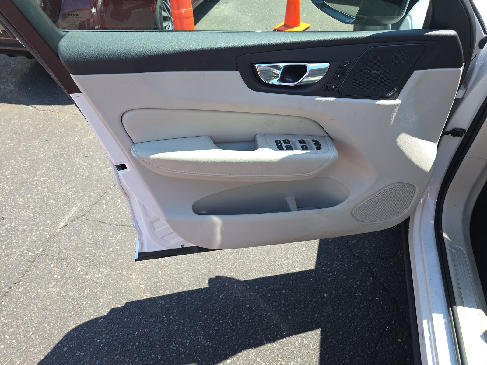 2023 Volvo XC60 B5 Plus AWD