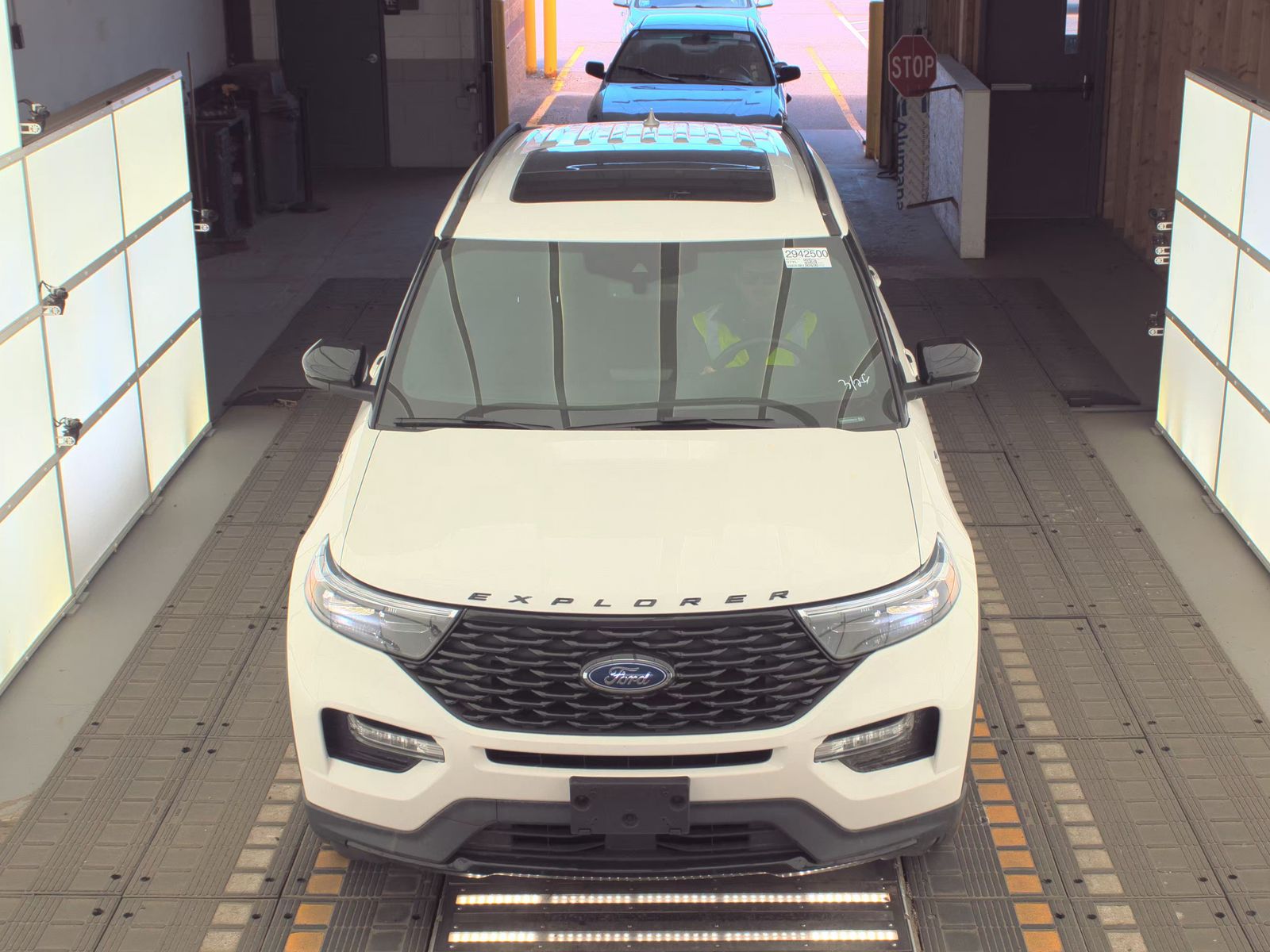 FORD EXPLORER - 3