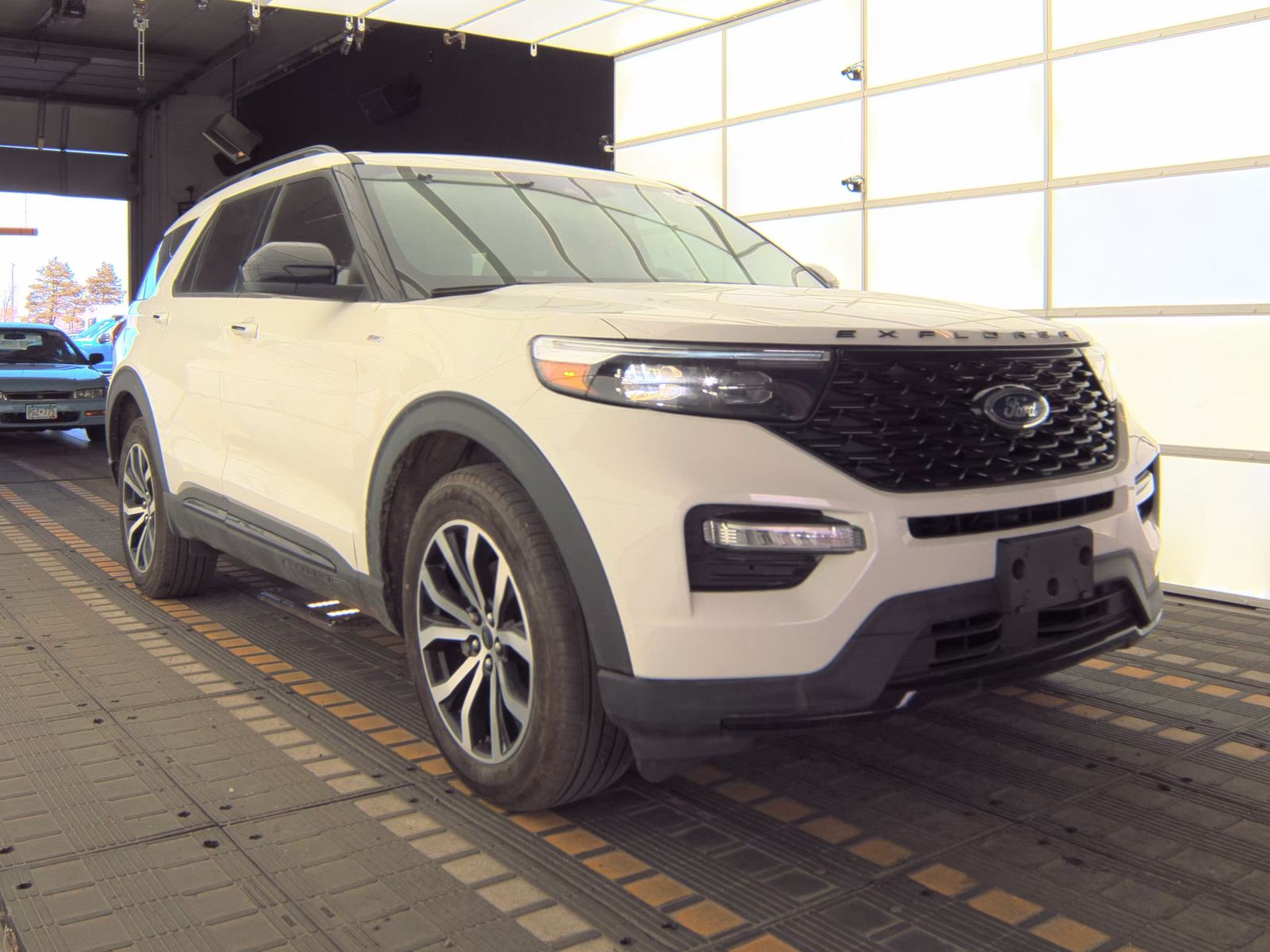 FORD EXPLORER - 5