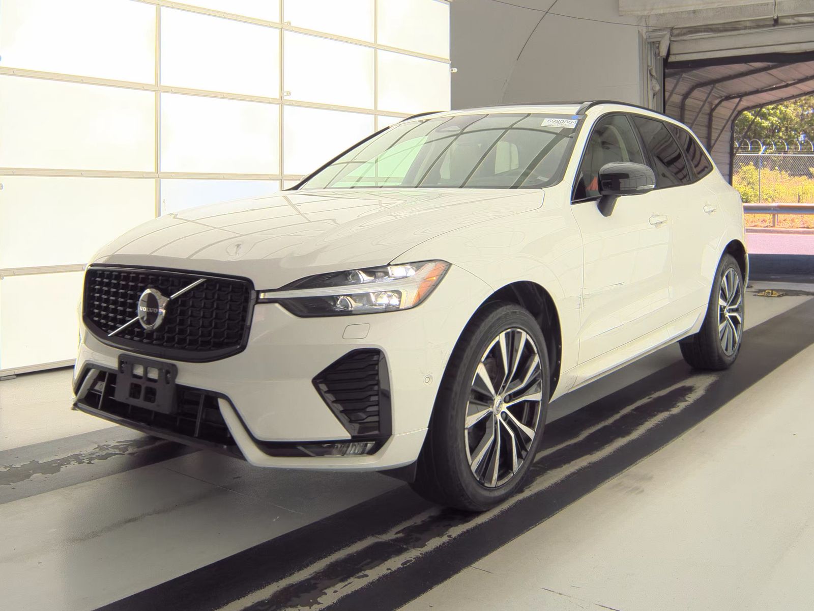 2023 Volvo XC60 B5 Plus AWD