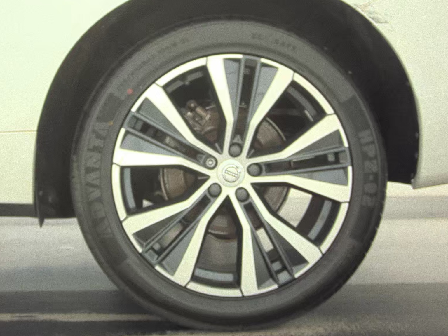 2023 Volvo XC60 B5 Plus AWD