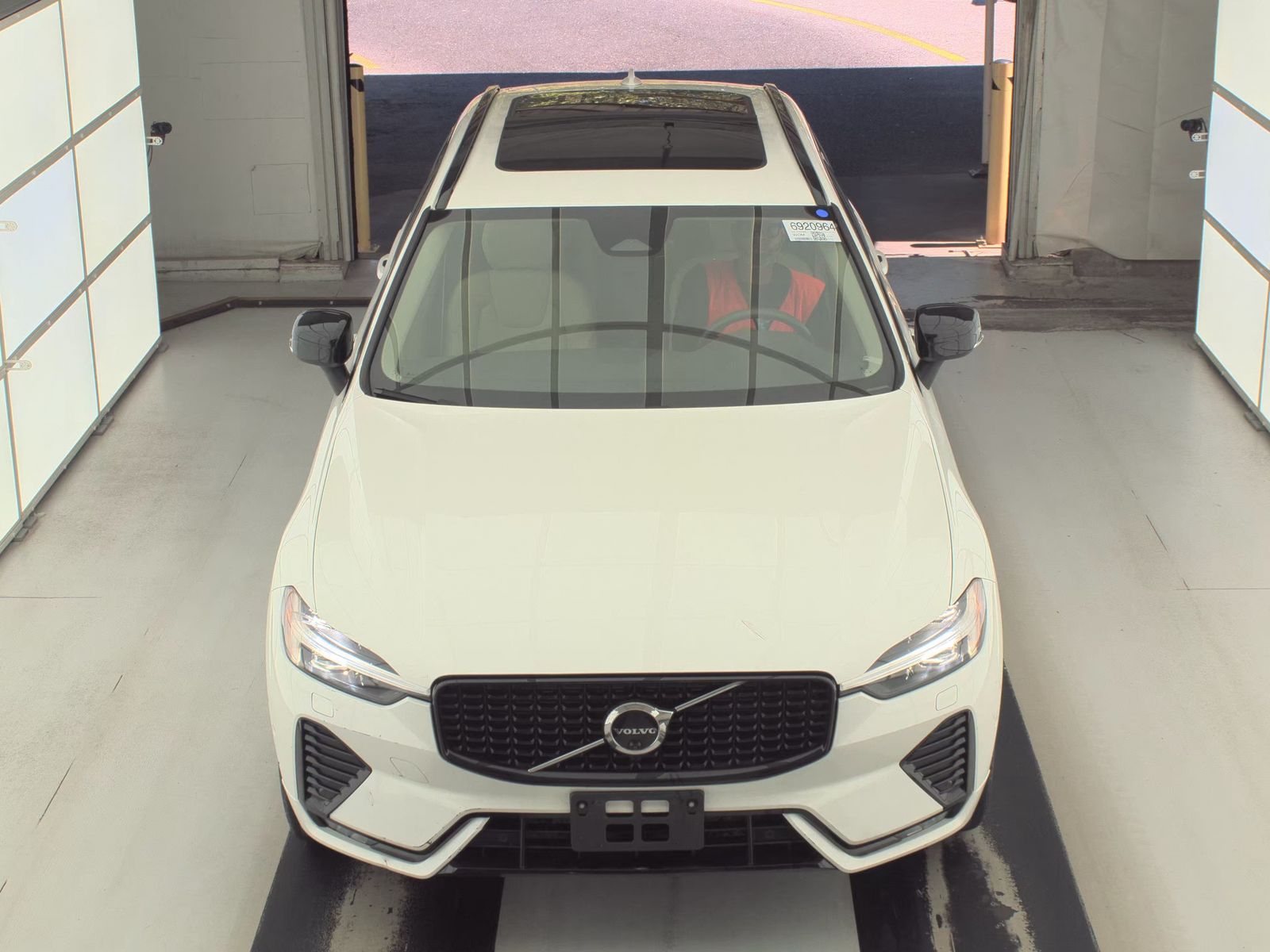 2023 Volvo XC60 B5 Plus AWD