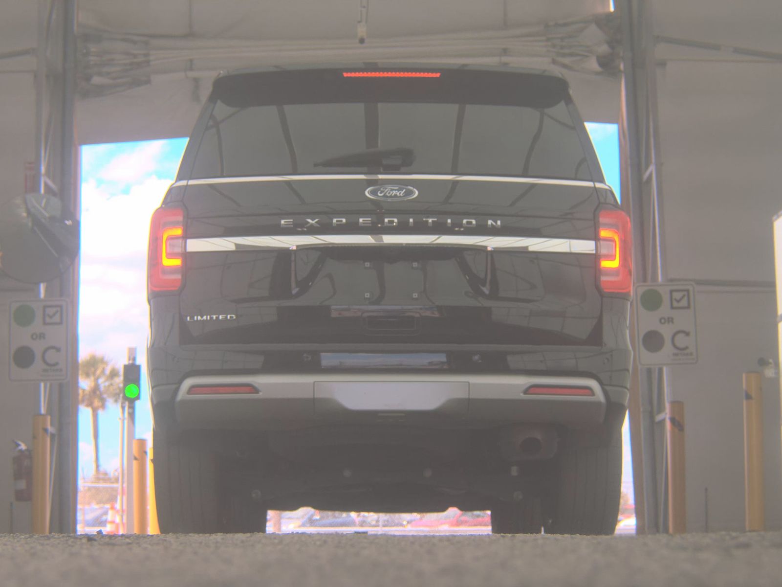 FORD EXPEDITION - 8