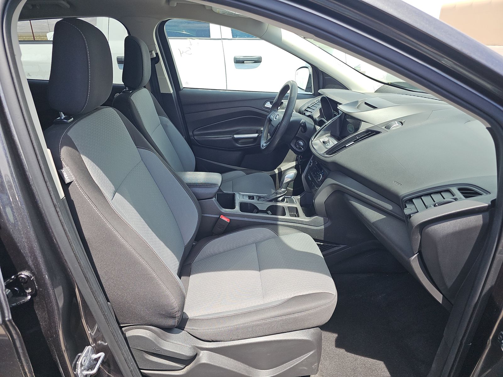 FORD ESCAPE - 9