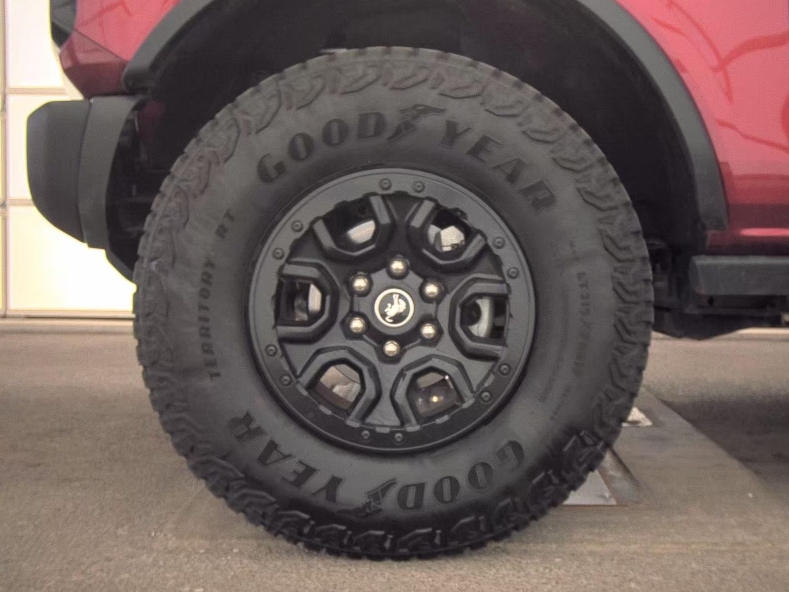 FORD BRONCO - 10