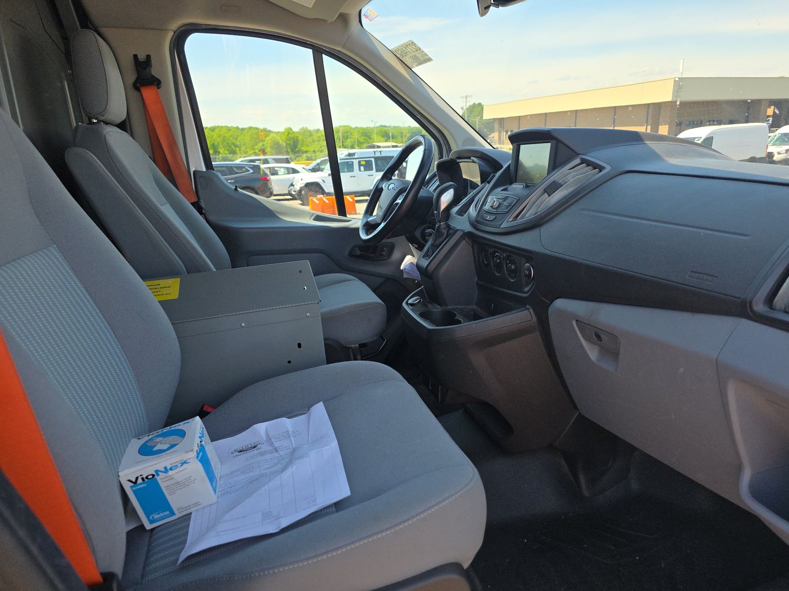 FORD TRANSIT 150 - 9