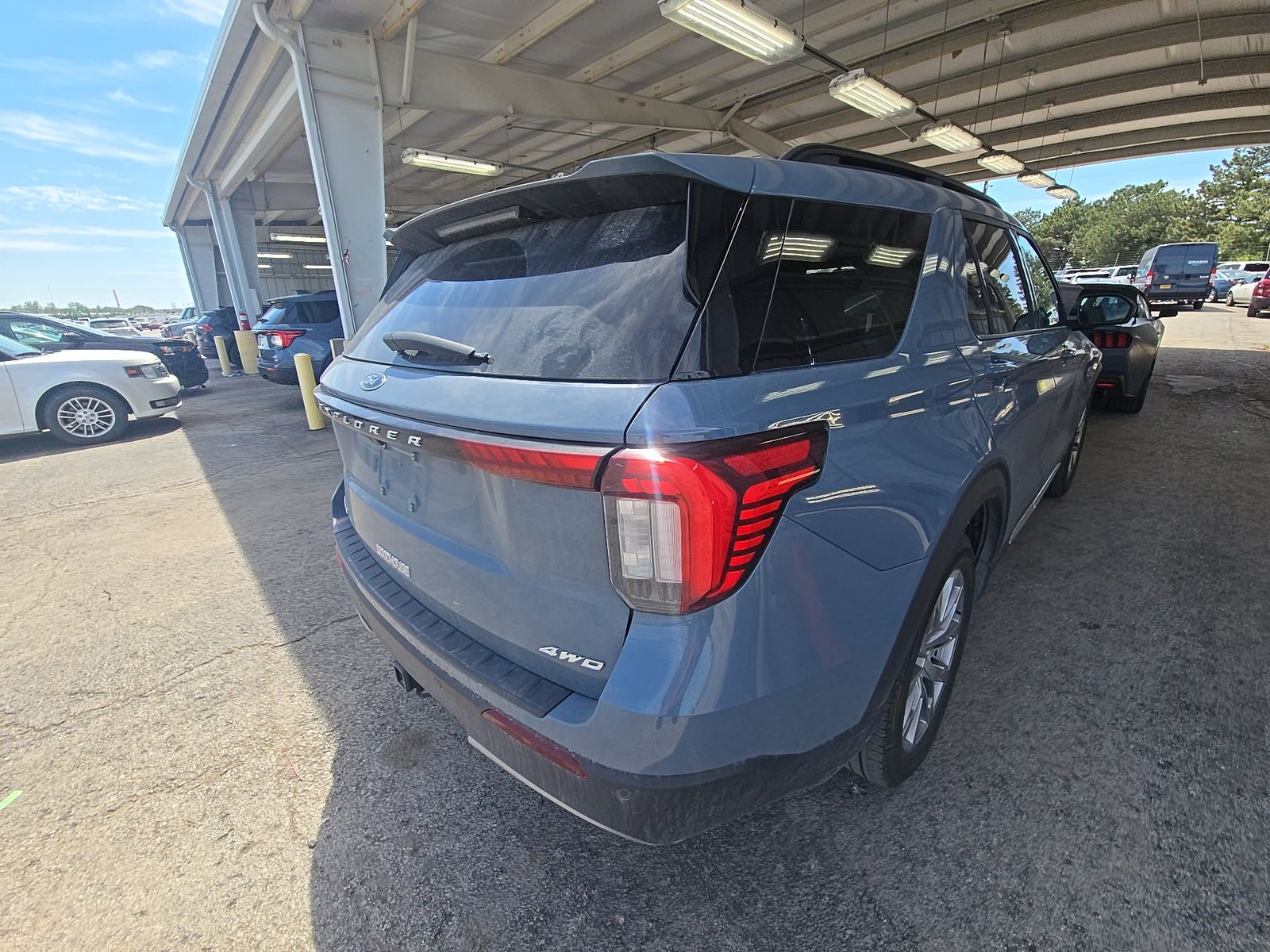 FORD EXPLORER - 5