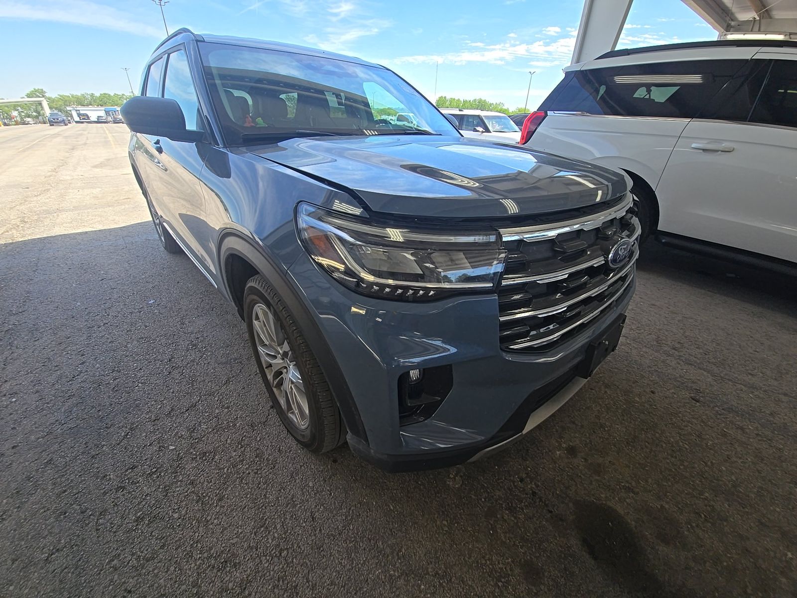 FORD EXPLORER - 4