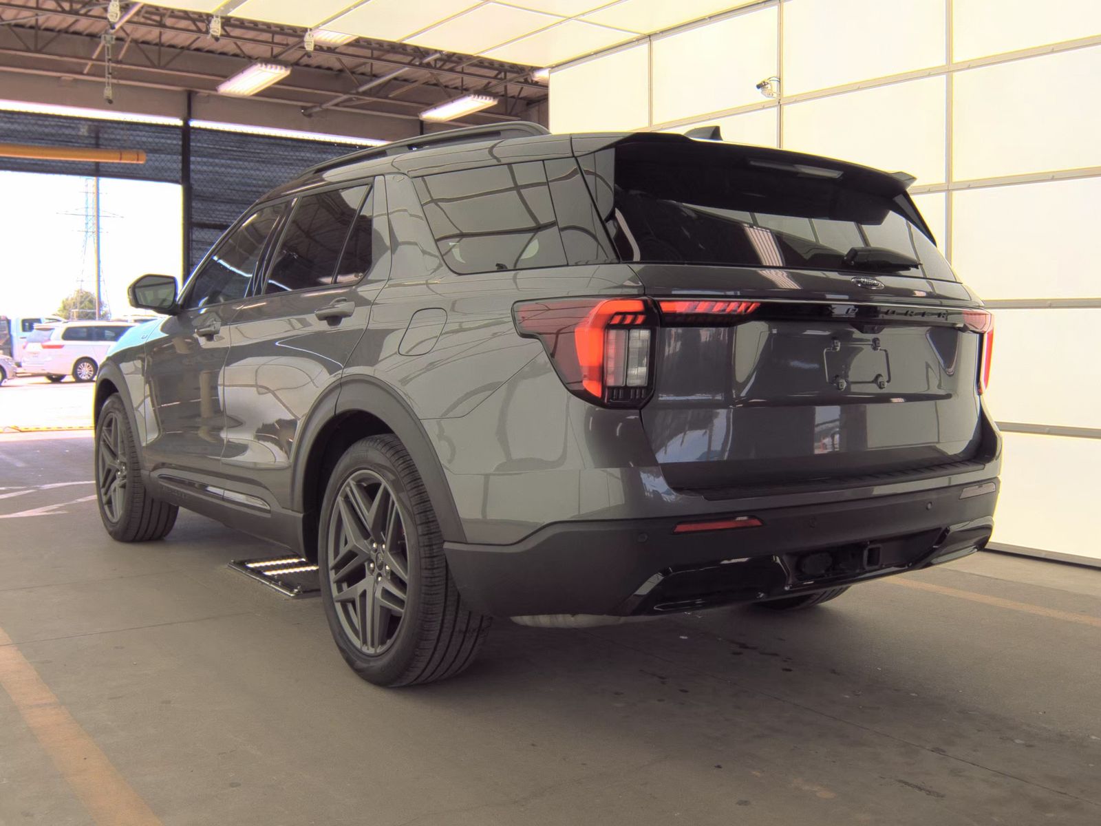 FORD EXPLORER - 9