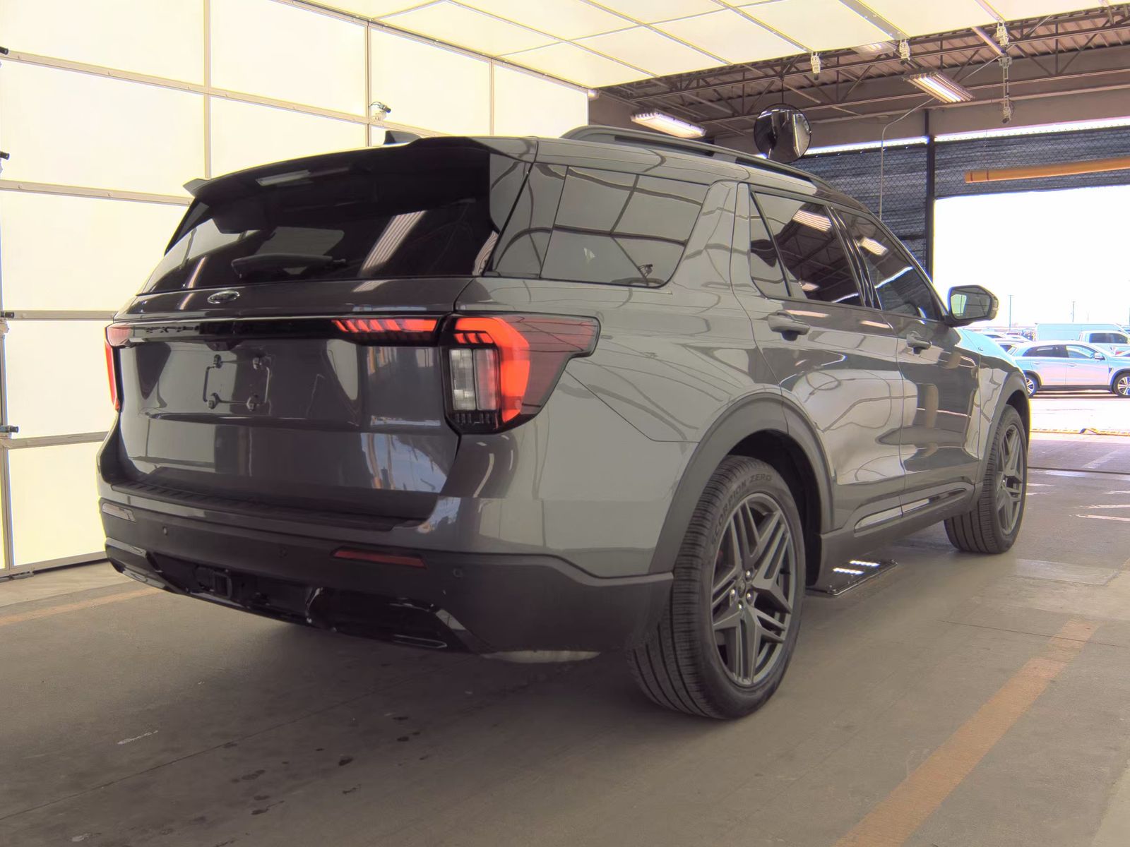 FORD EXPLORER - 6