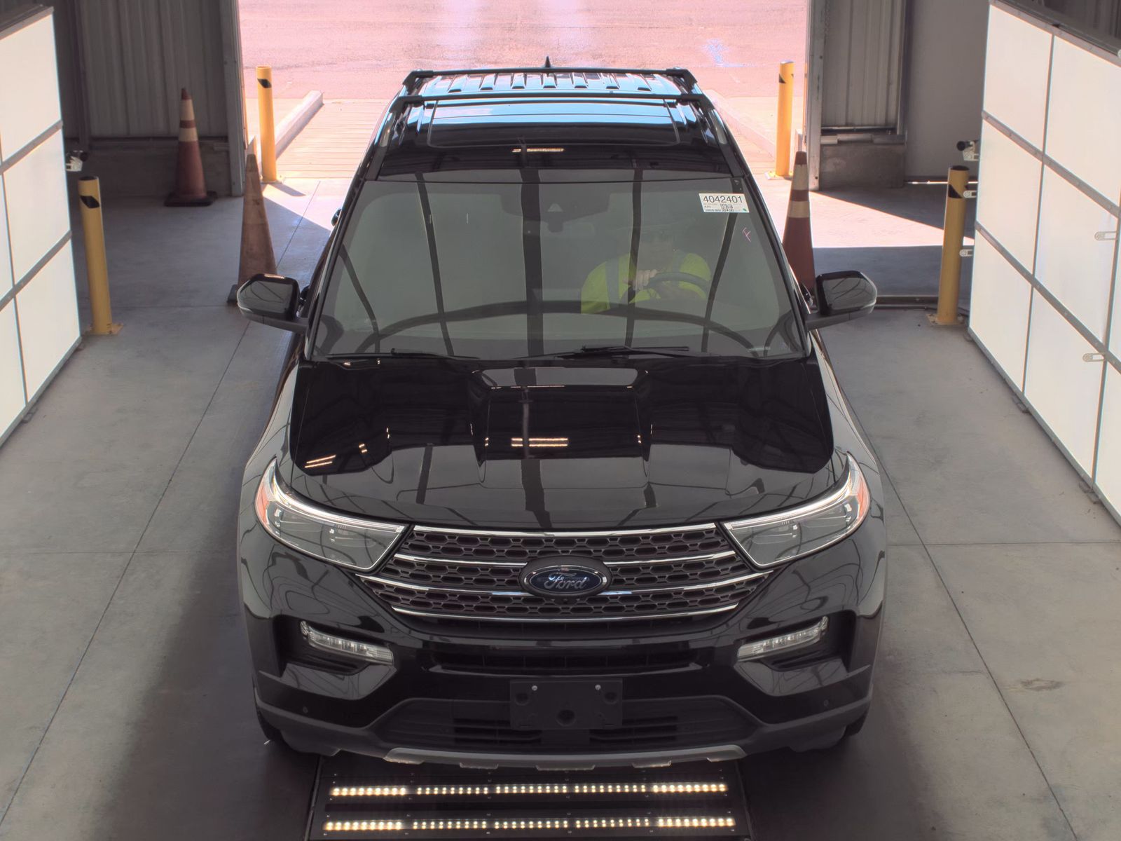 FORD EXPLORER - 3