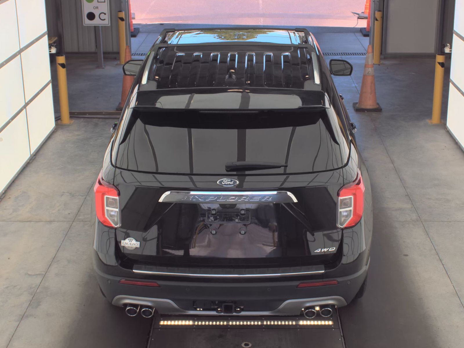 FORD EXPLORER - 7