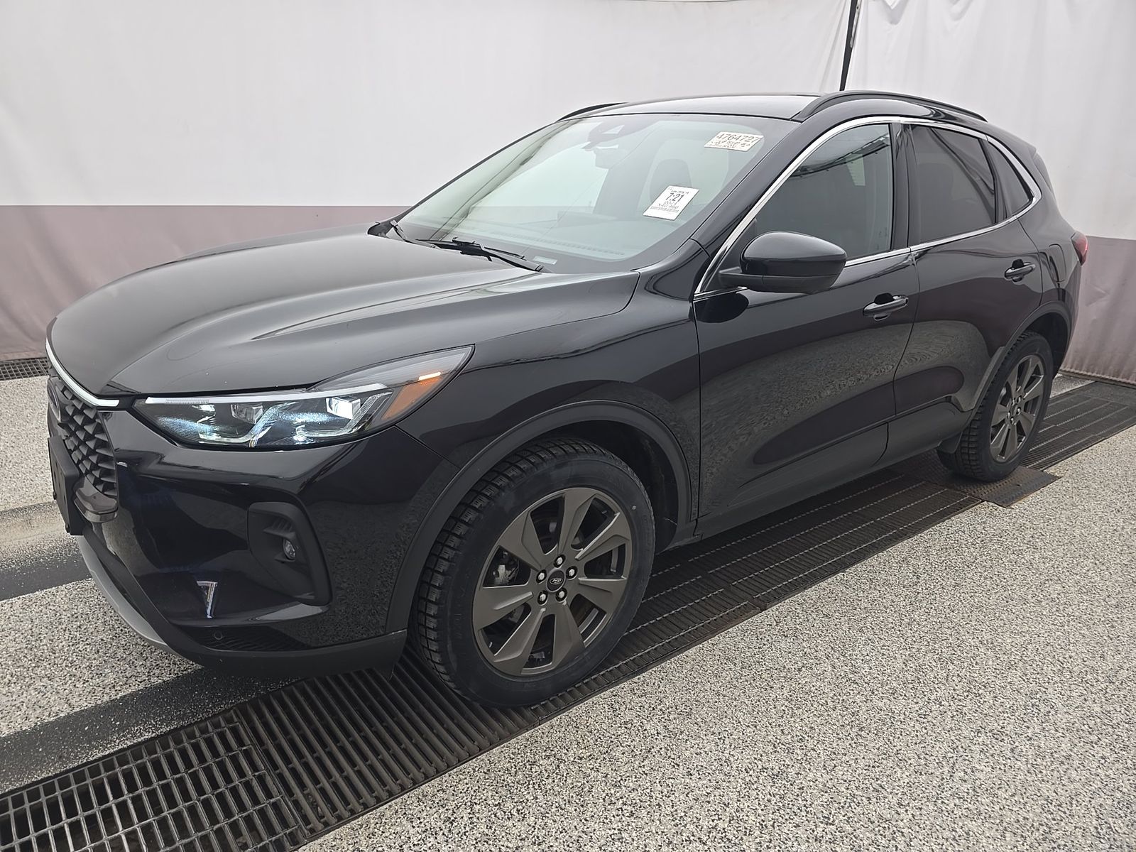 FORD ESCAPE - 1