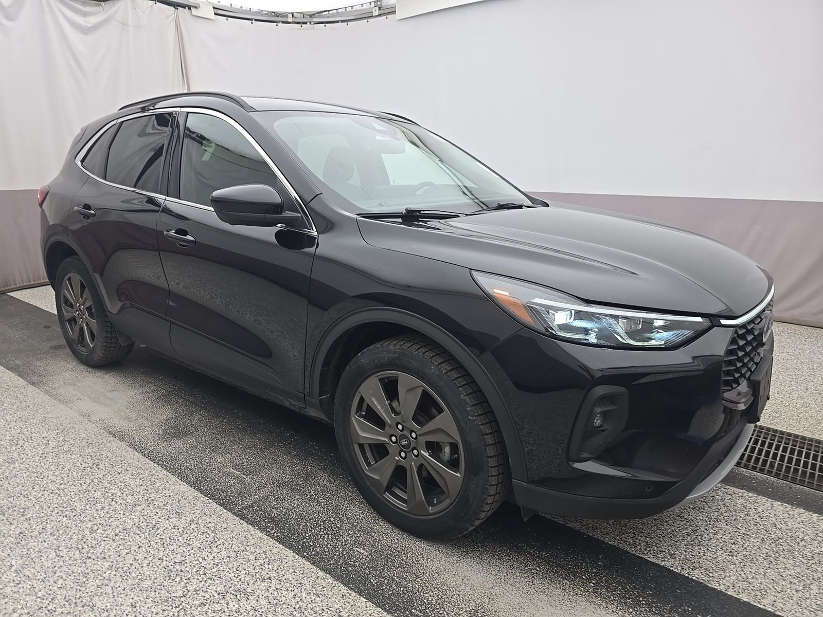 FORD ESCAPE - 4