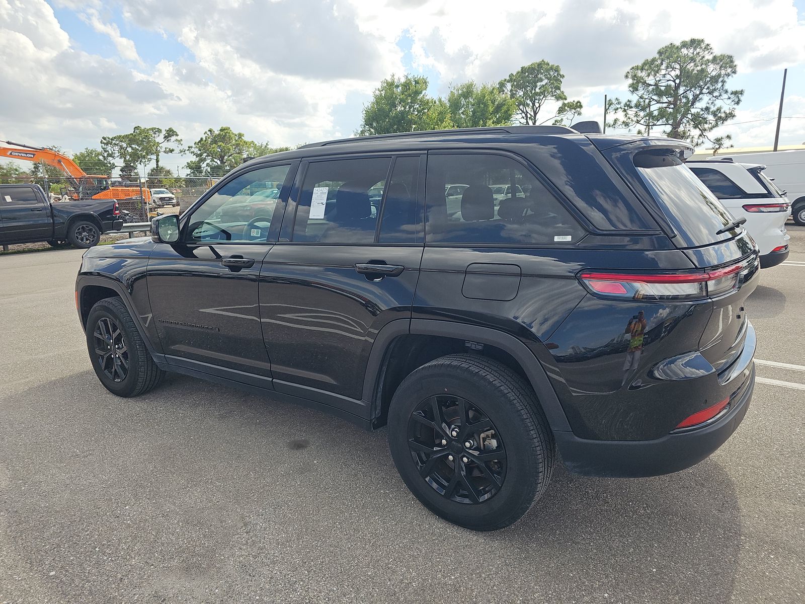 2024 Jeep Grand Cherokee Altitude RWD