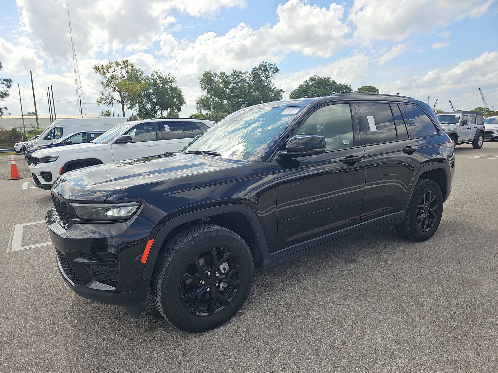 2024 Jeep Grand Cherokee Altitude RWD