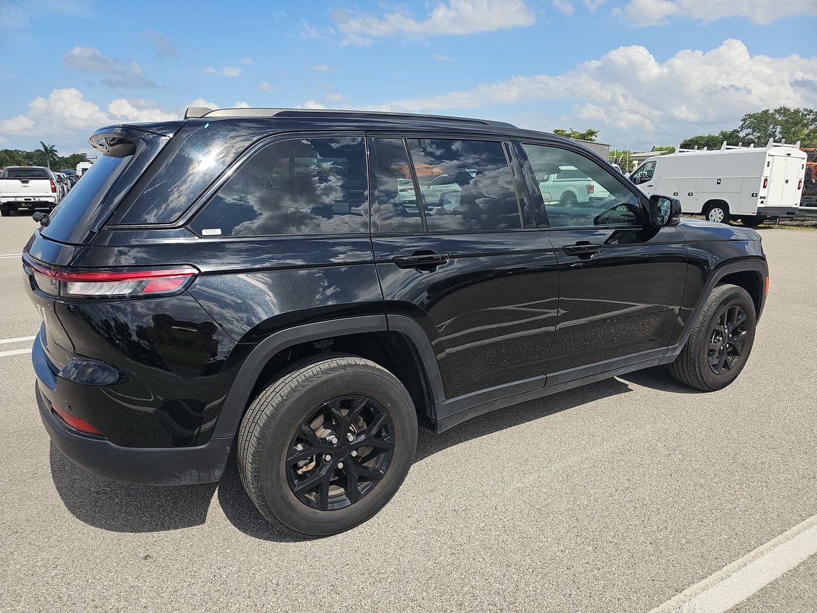2024 Jeep Grand Cherokee Altitude RWD