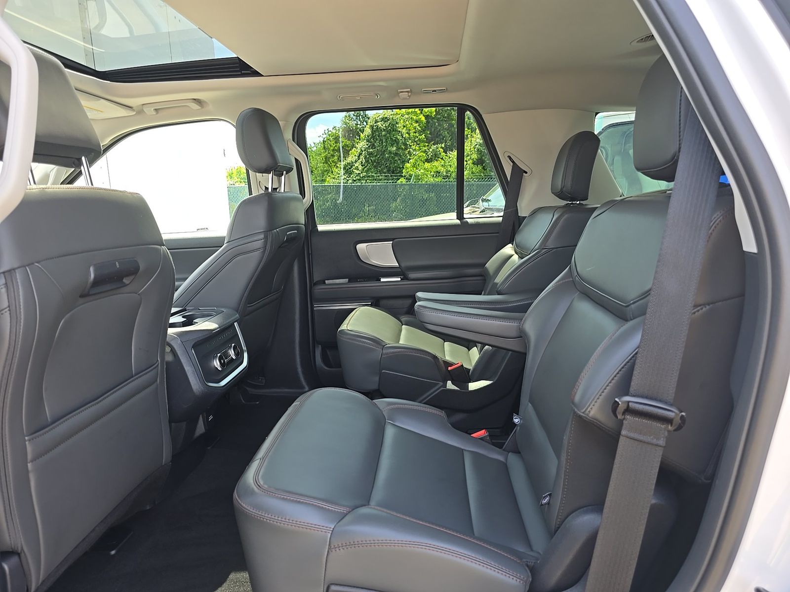 FORD EXPEDITION - 8