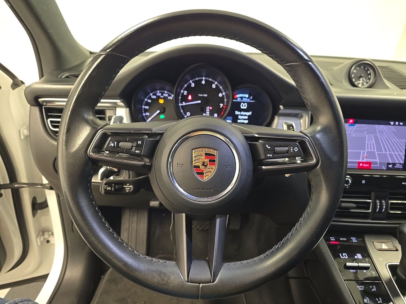 2023 Porsche Macan Base AWD