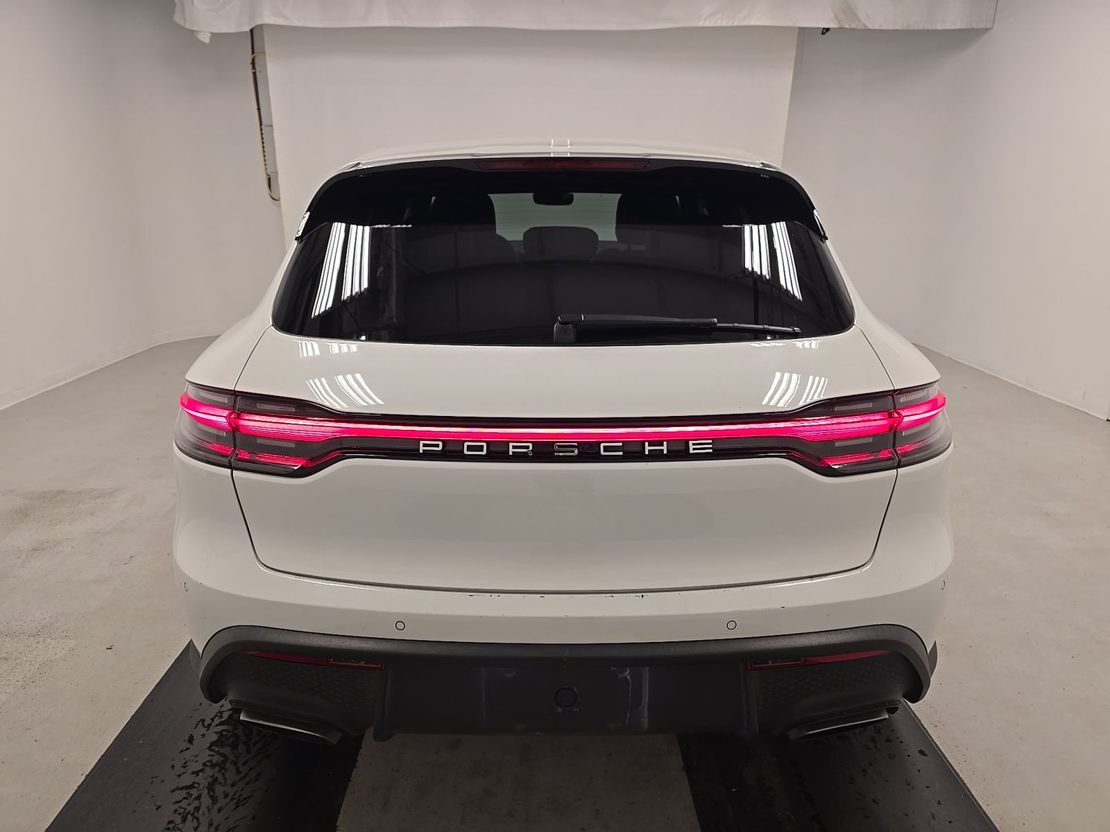 2023 Porsche Macan Base AWD