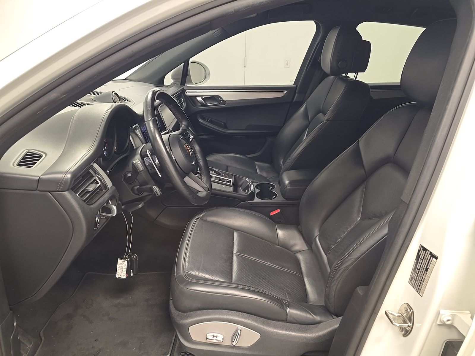 2023 Porsche Macan Base AWD