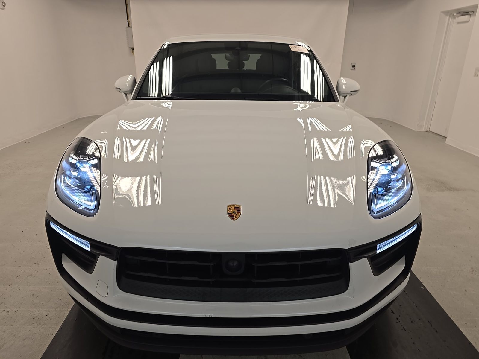 2023 Porsche Macan Base AWD
