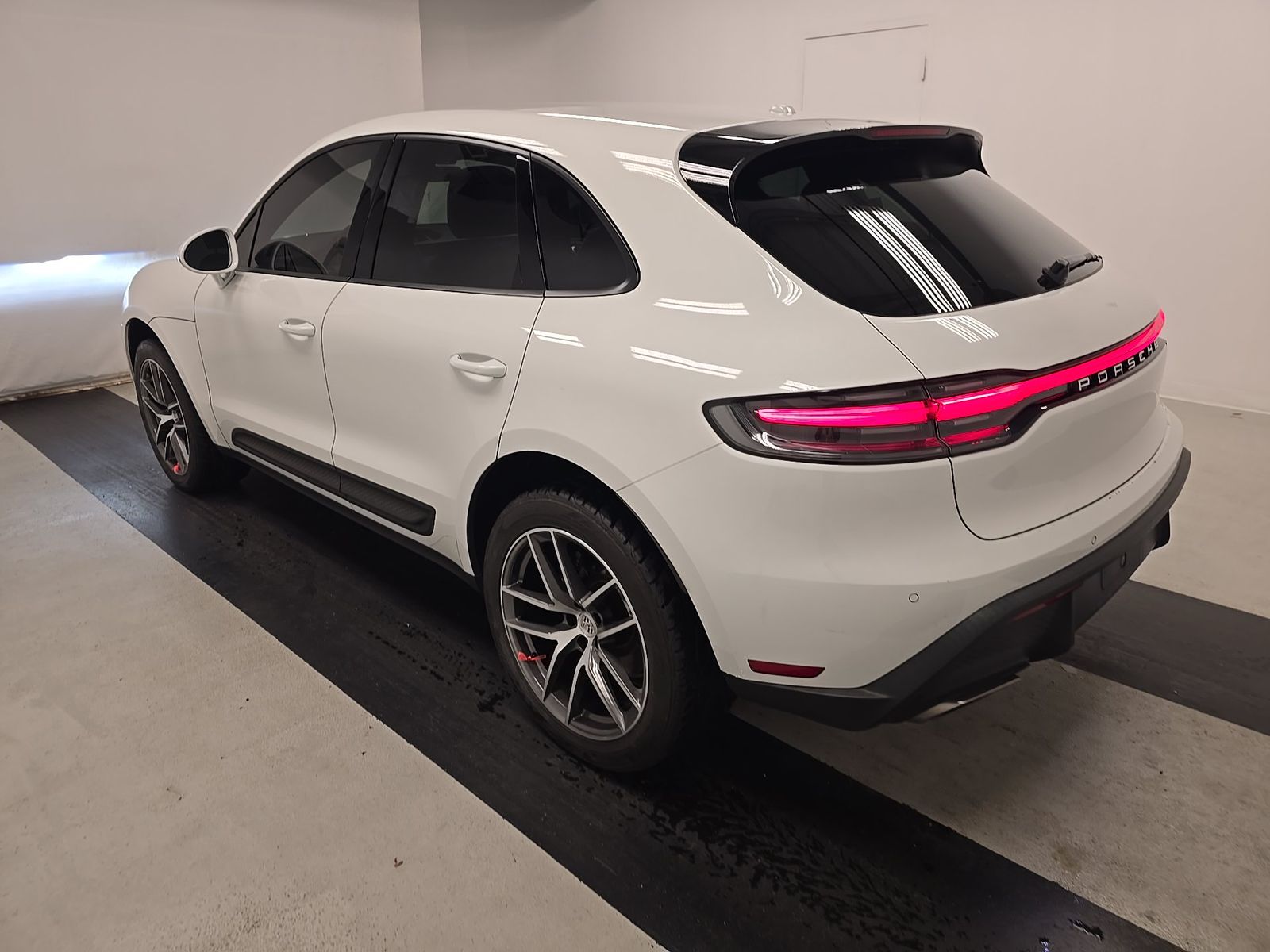 2023 Porsche Macan Base AWD