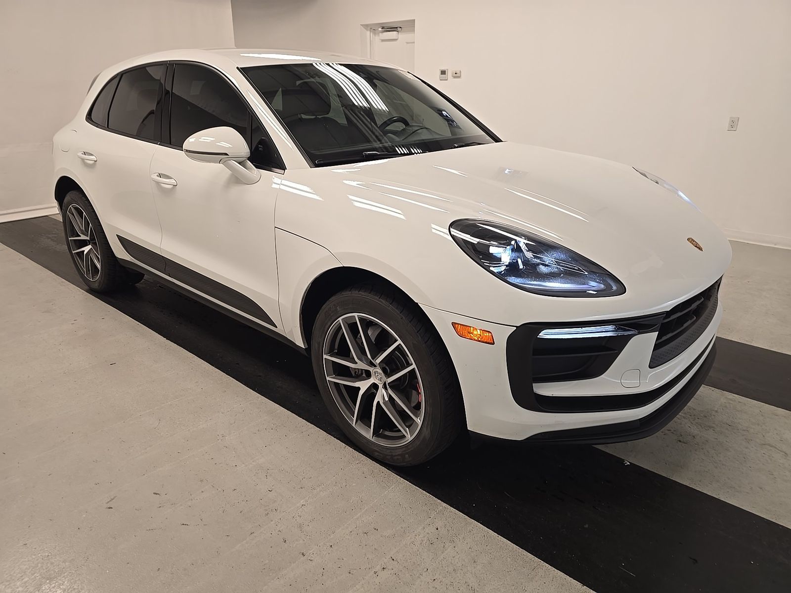 2023 Porsche Macan Base AWD