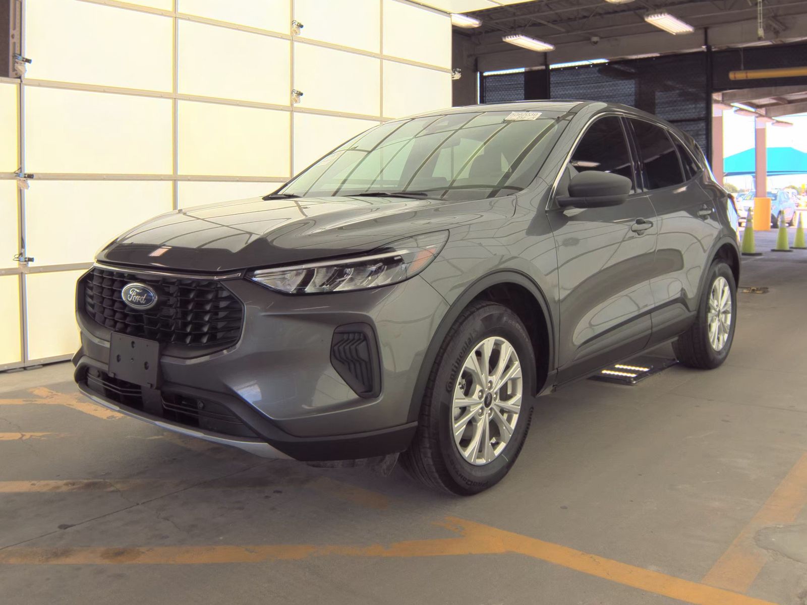 FORD ESCAPE - 1