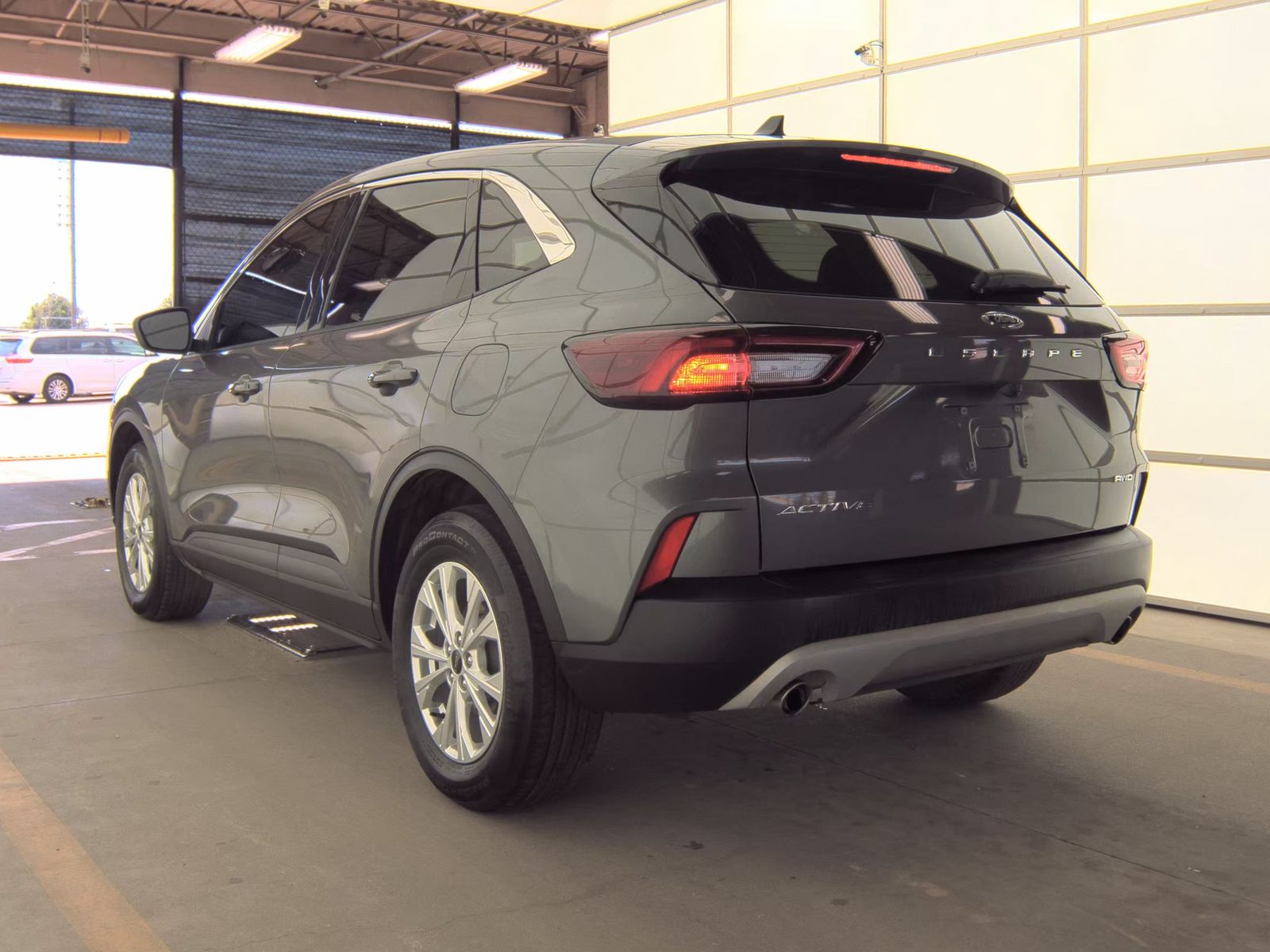 FORD ESCAPE - 9